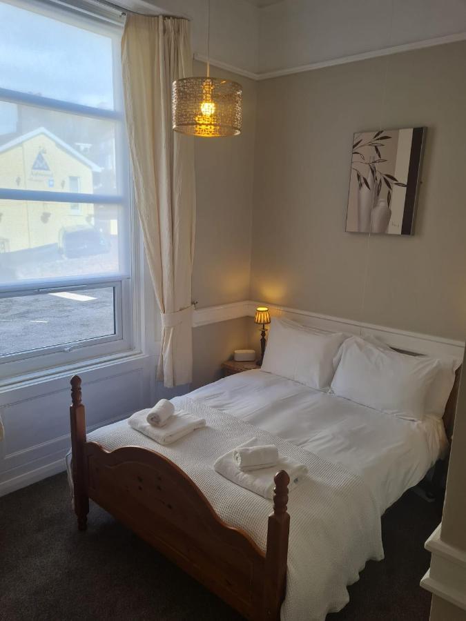 Heathcliff House B&B Exclusively For Adults Free Large Carpark 托基 外观 照片