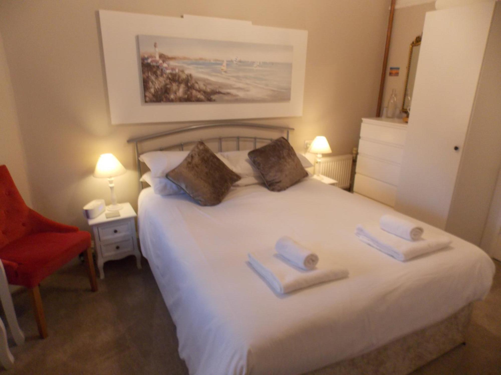Heathcliff House B&B Exclusively For Adults Free Large Carpark 托基 外观 照片