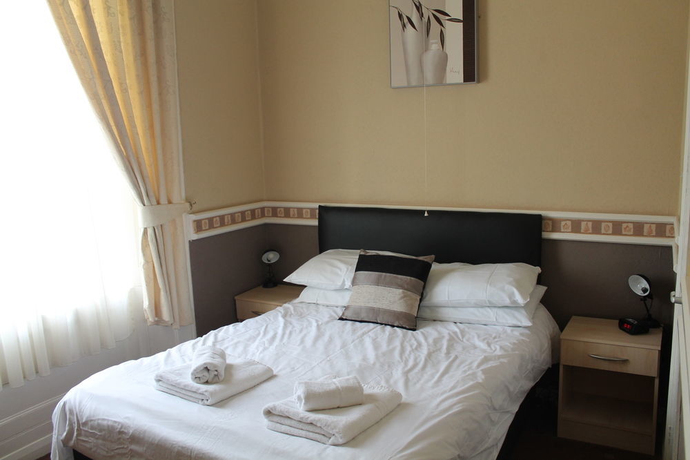 Heathcliff House B&B Exclusively For Adults Free Large Carpark 托基 外观 照片