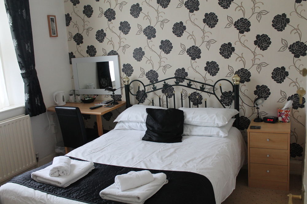Heathcliff House B&B Exclusively For Adults Free Large Carpark 托基 外观 照片