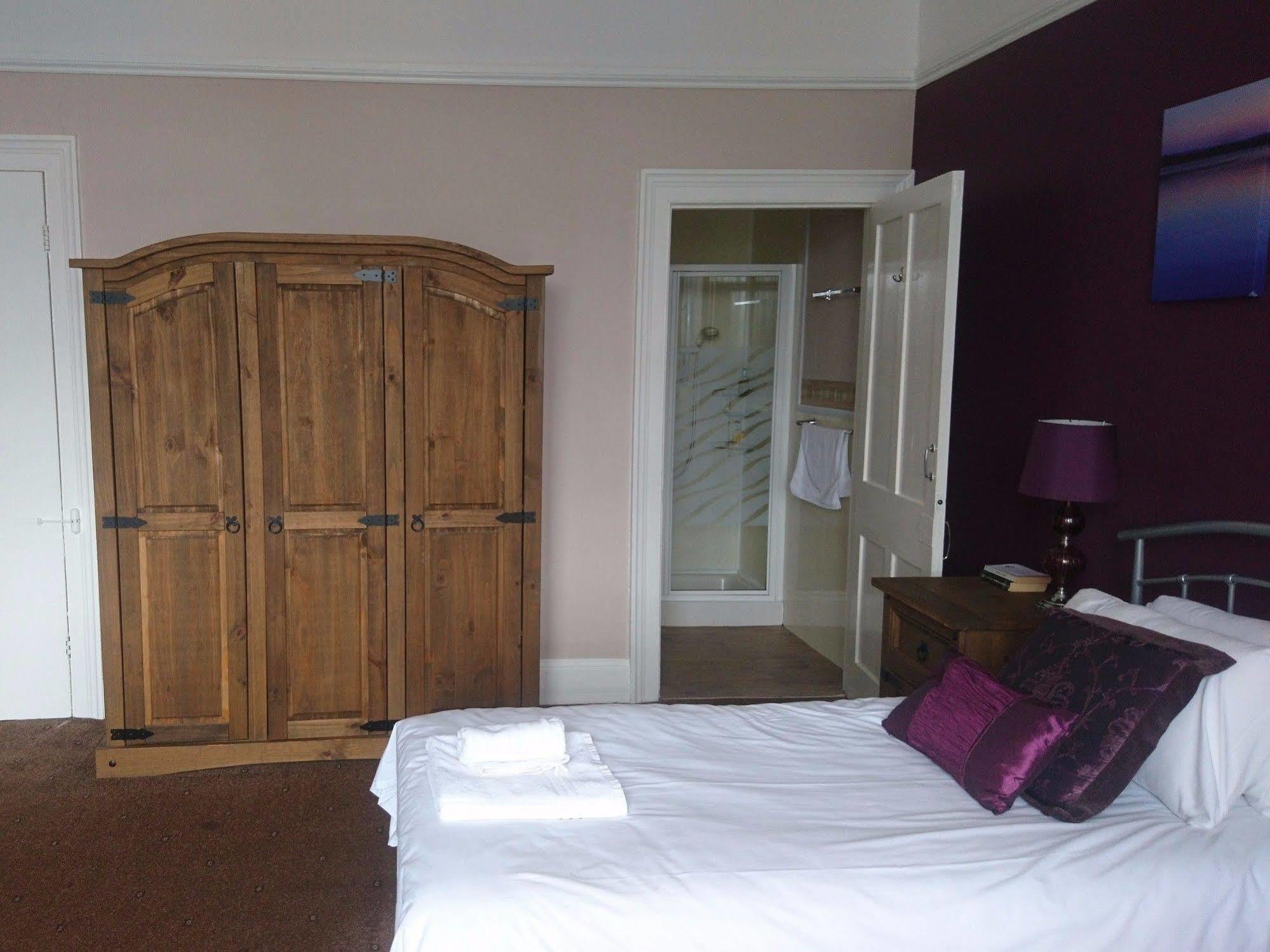 Heathcliff House B&B Exclusively For Adults Free Large Carpark 托基 外观 照片