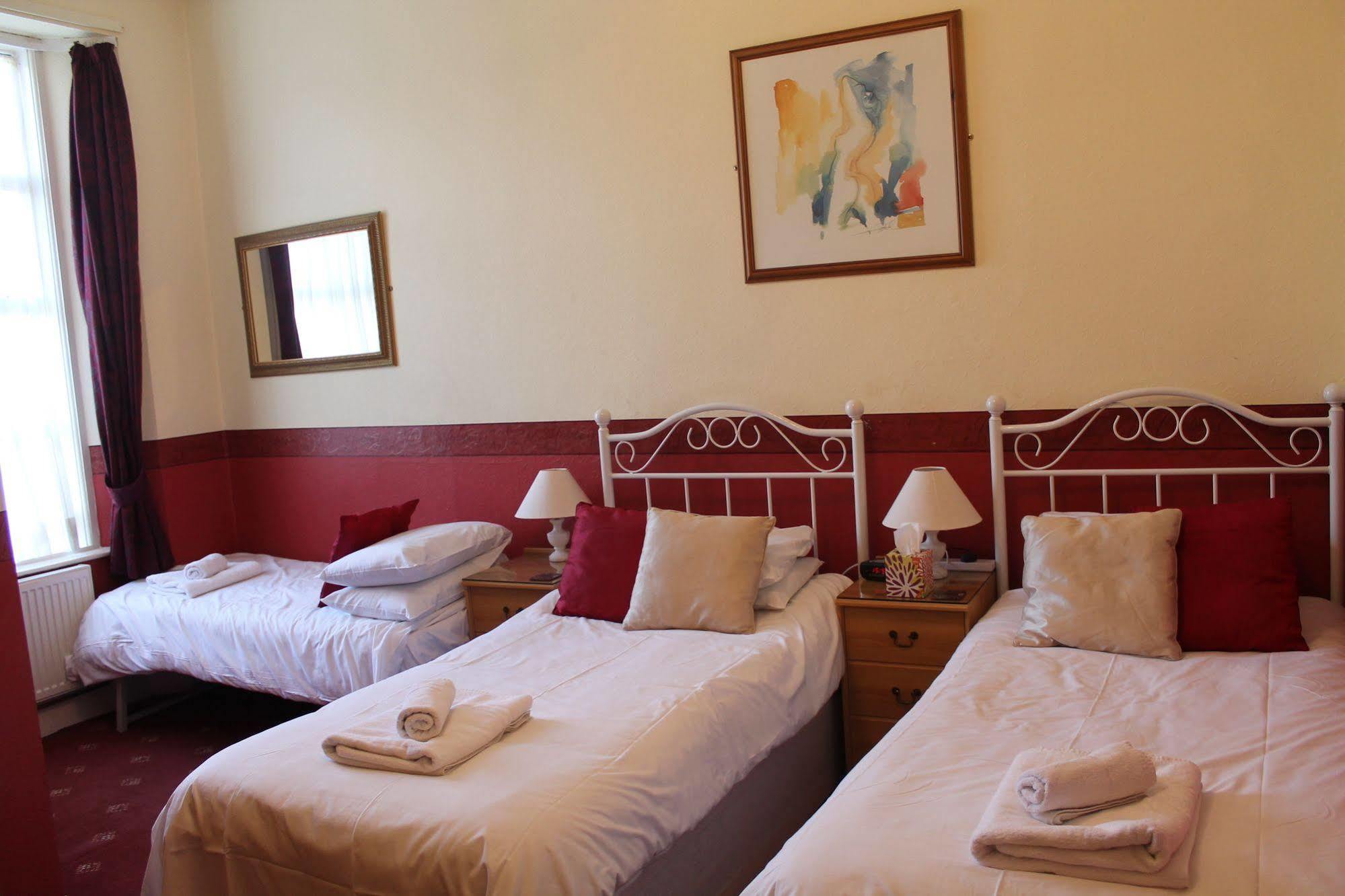 Heathcliff House B&B Exclusively For Adults Free Large Carpark 托基 外观 照片