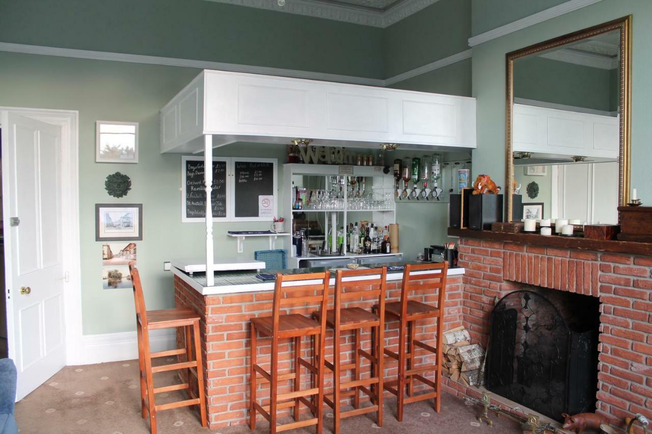 Heathcliff House B&B Exclusively For Adults Free Large Carpark 托基 外观 照片
